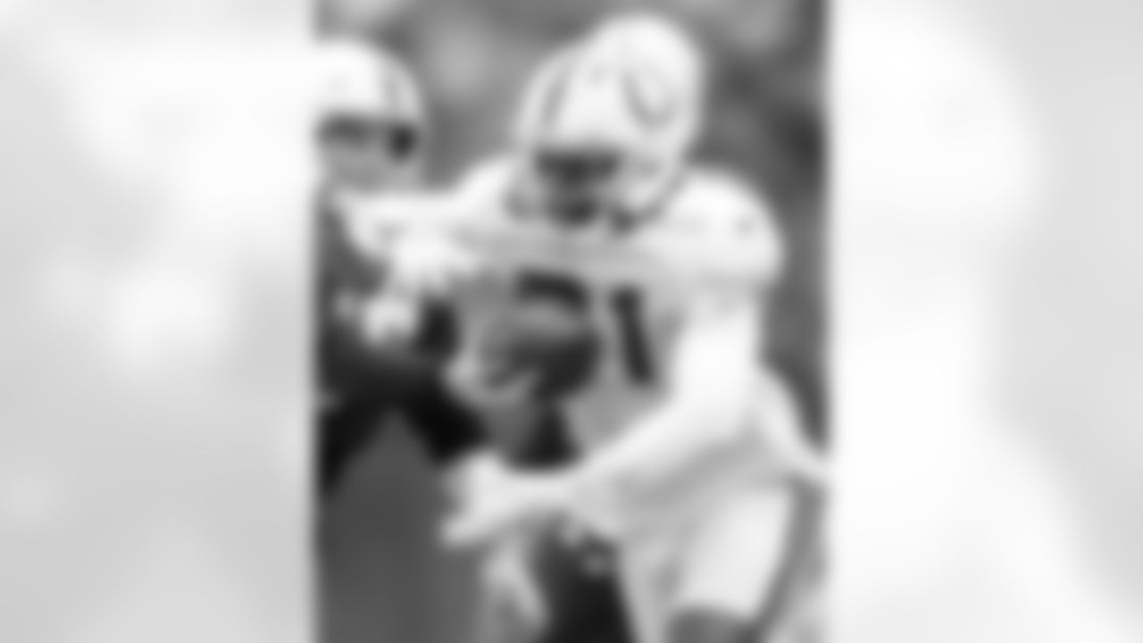 QB Riley Leonard #15 and RB Tyler Goodson #31