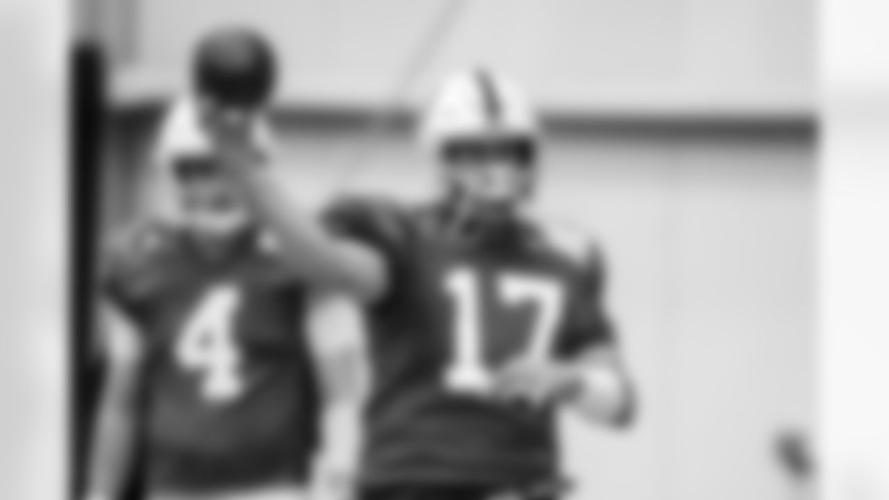 QB Brett Rypien #4 and QB Philip Rivers #17