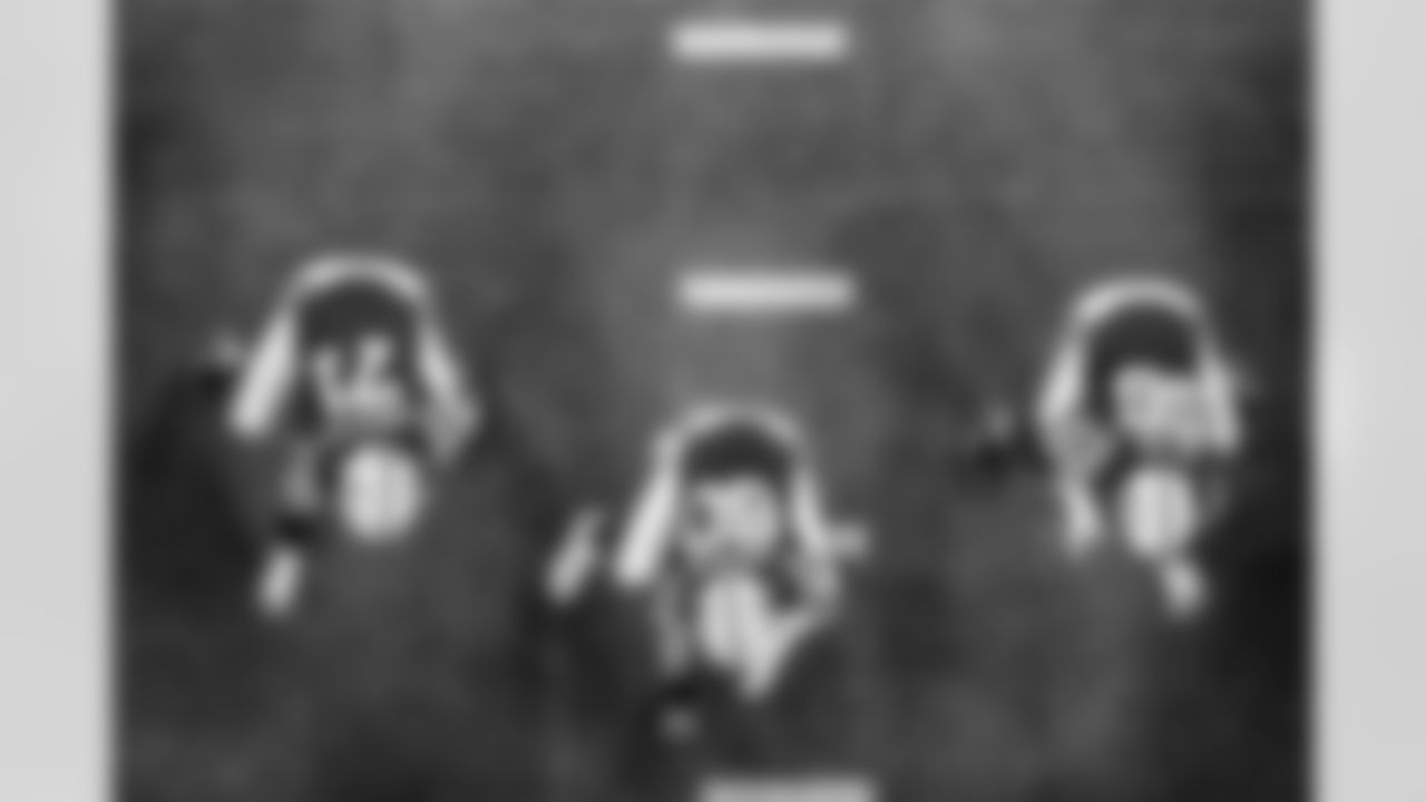 G Matt Goncalves #71, C Tanor Bortolini #60 and G Quenton Nelson #56