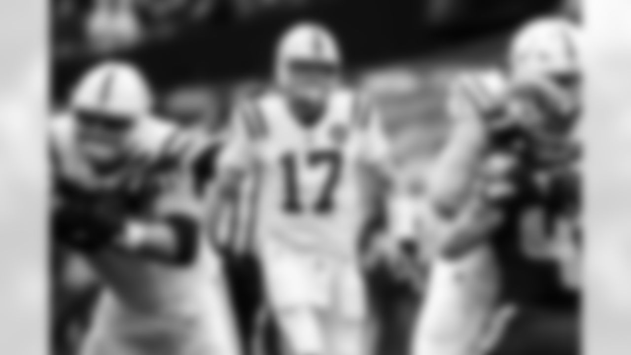 QB Philip Rivers #17