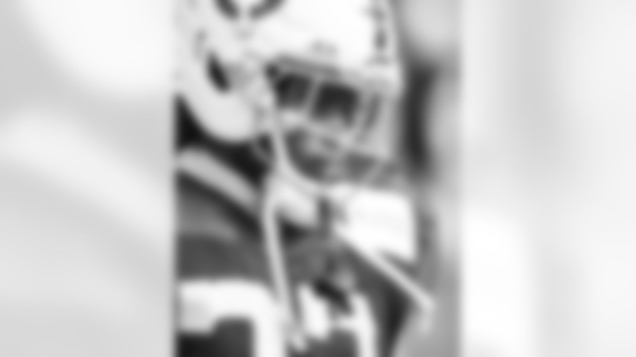 CB Kenny Moore II #23