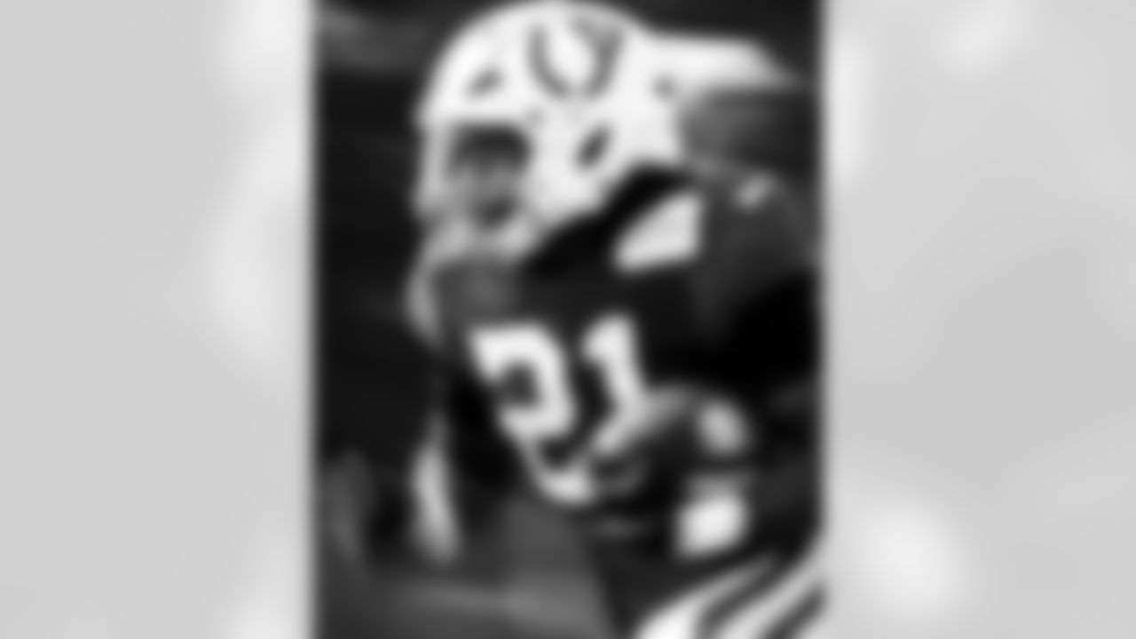 RB DJ Giddens #21