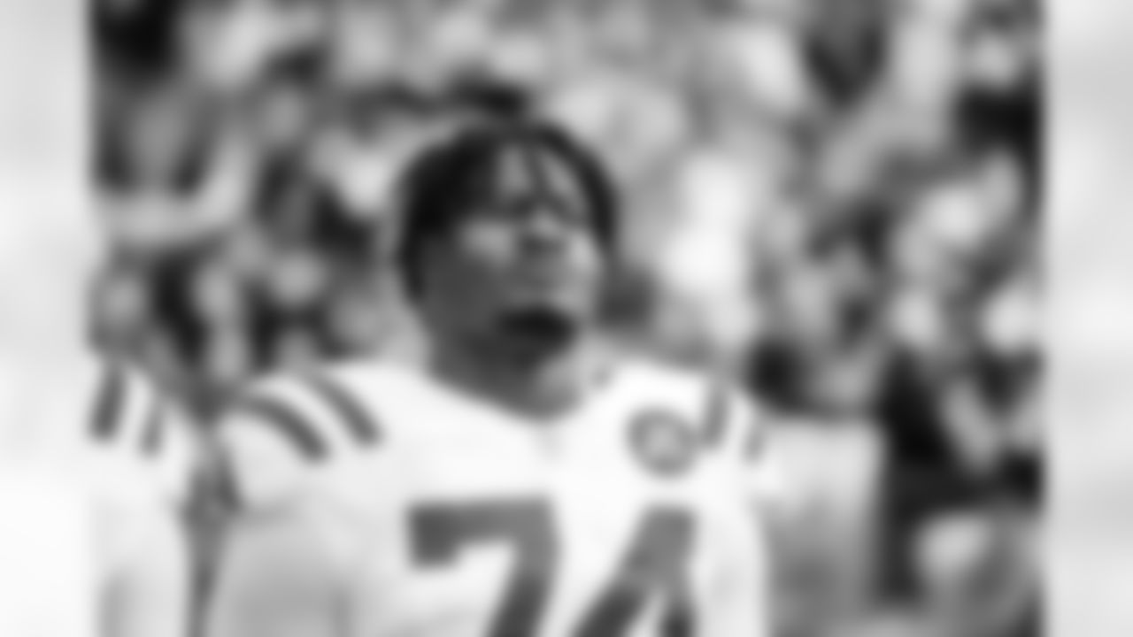 DE Durell Nchami #74