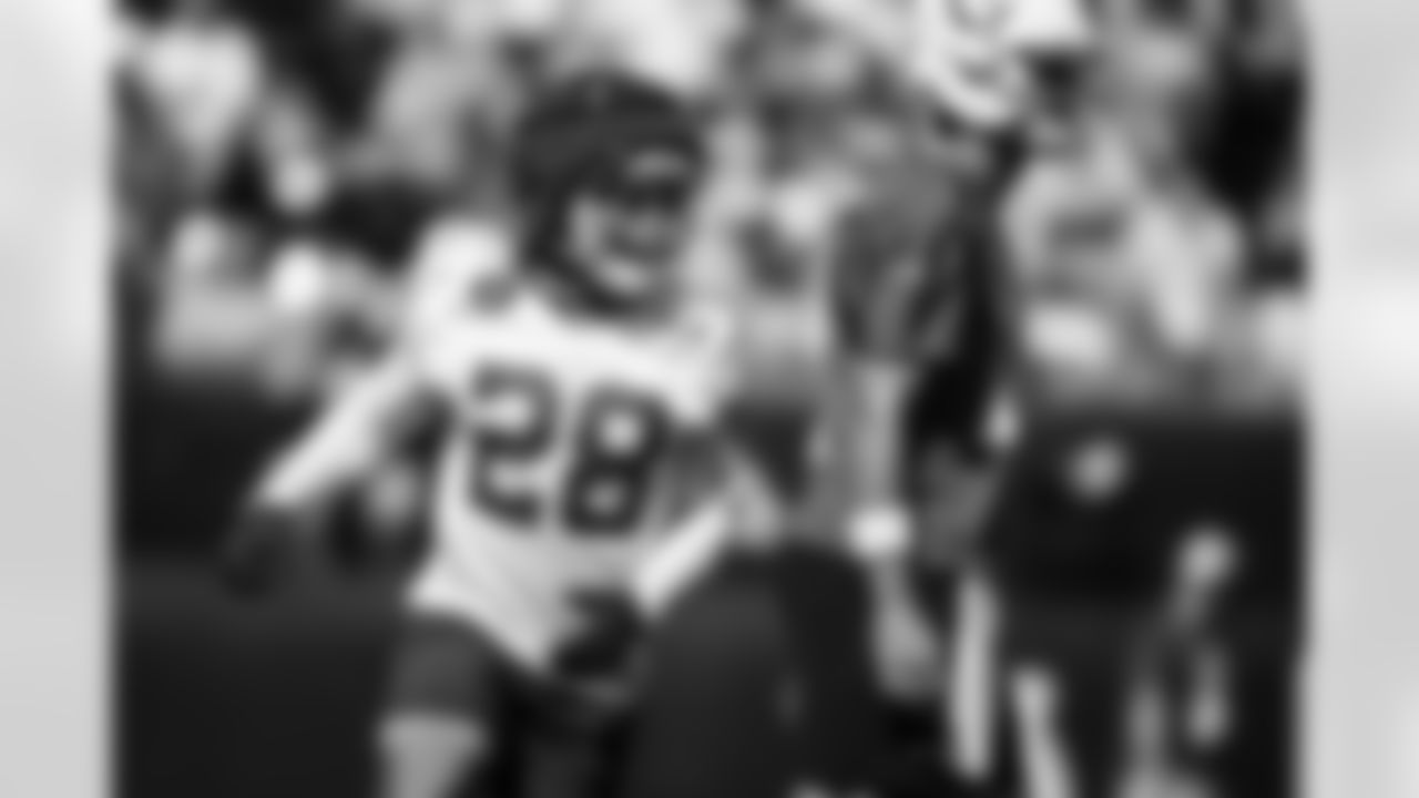 RBJonathan Taylor#28