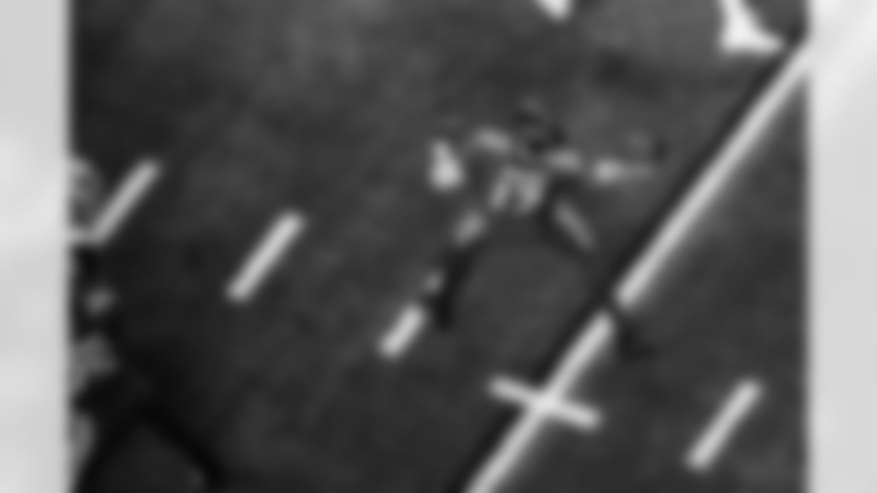 QB Philip Rivers #17