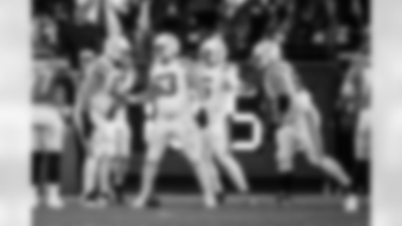 GMark Glowinski#64, C Danny Pinter #63, QB Anthony Richardson #5 and G Quenton Nelson #56