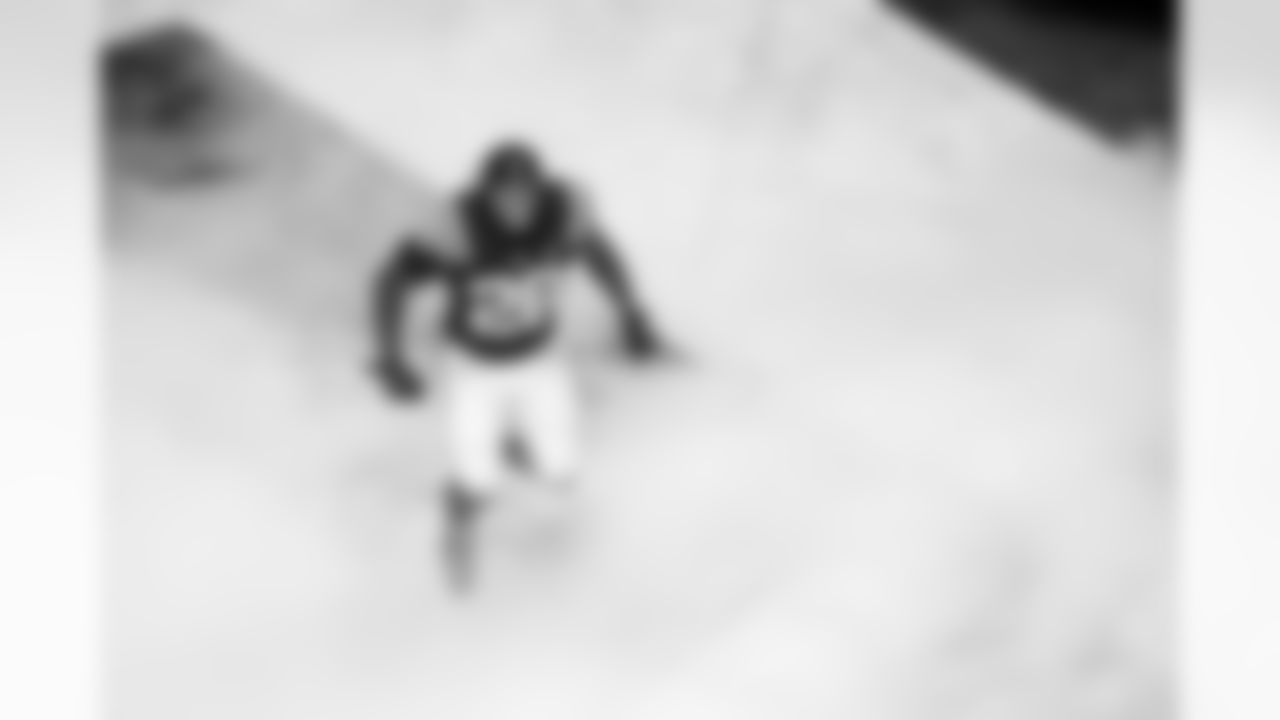 RB Jonathan Taylor #28