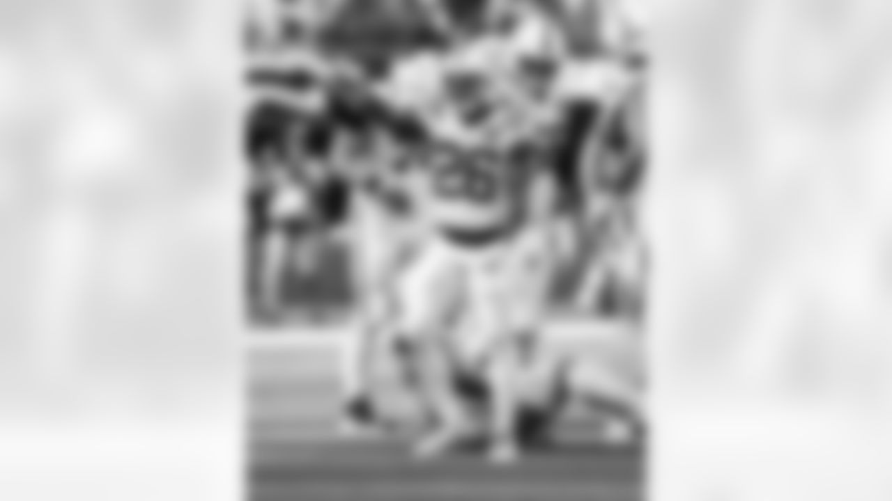 RB Ameer Abdullah #26