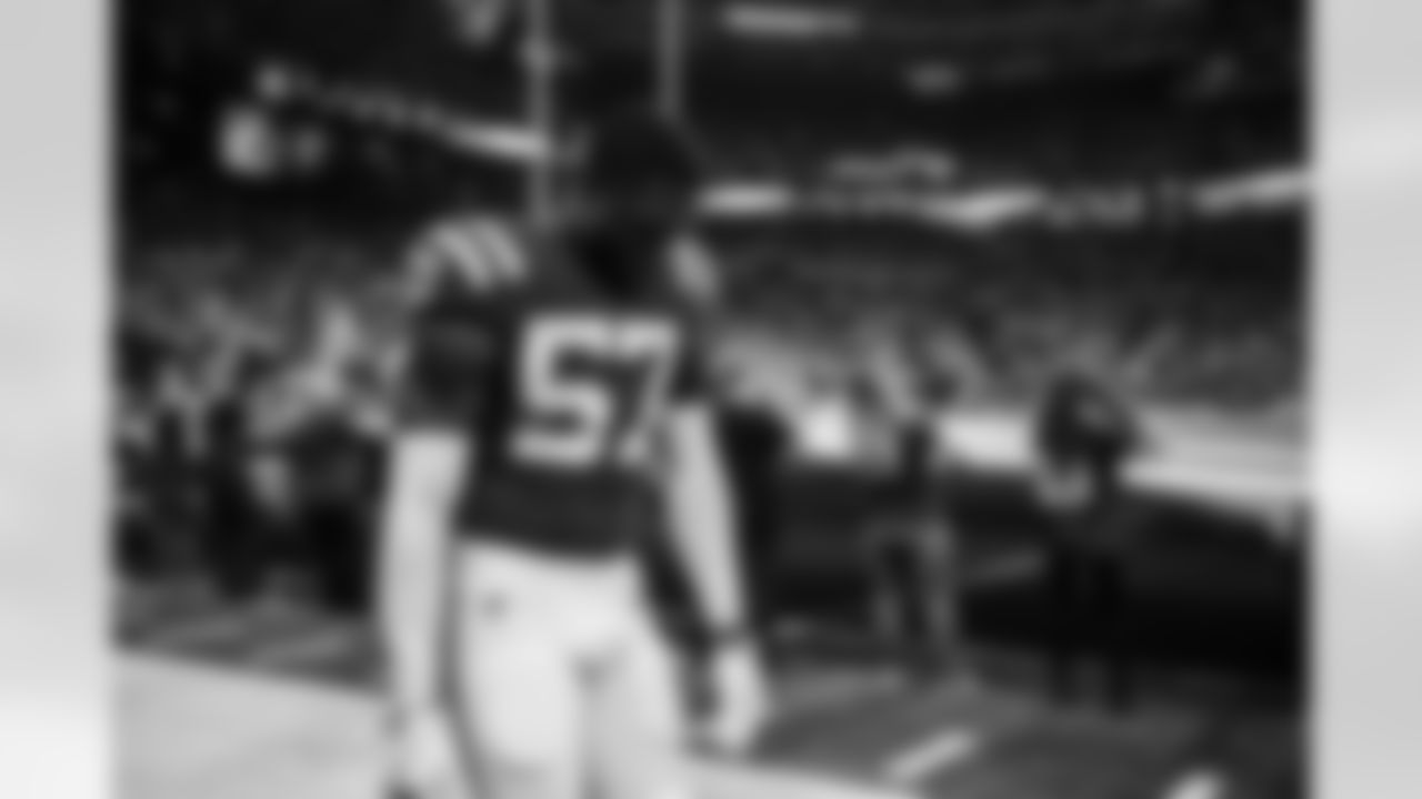 LB Jaylon Carlies #57