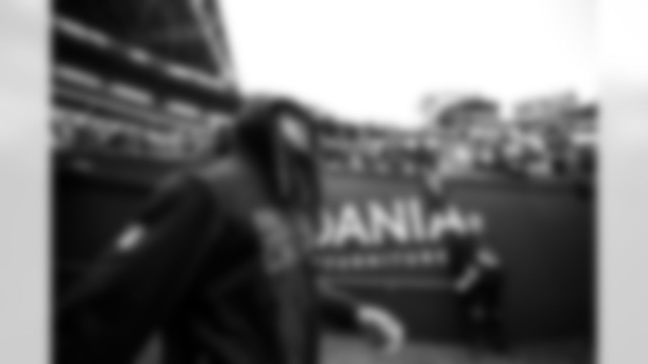 LB Buddy Johnson #59