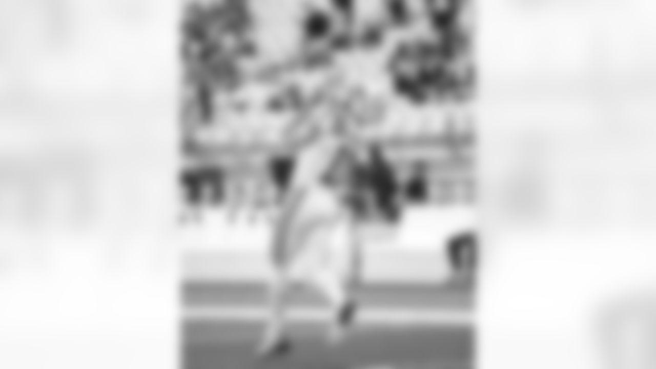 2025_1102_PIT_Pregame_0028