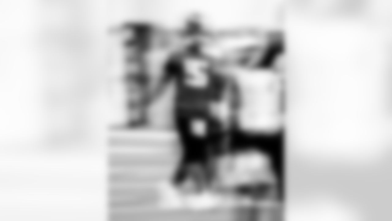 QB Anthony Richardson #5