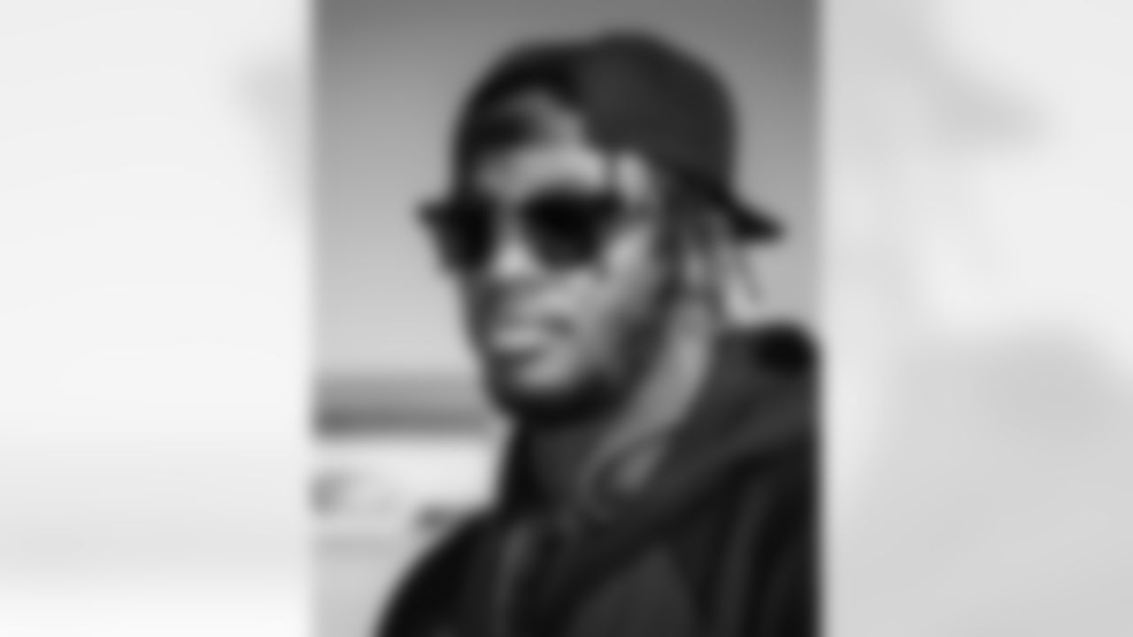 DE Samson Ebukam #52