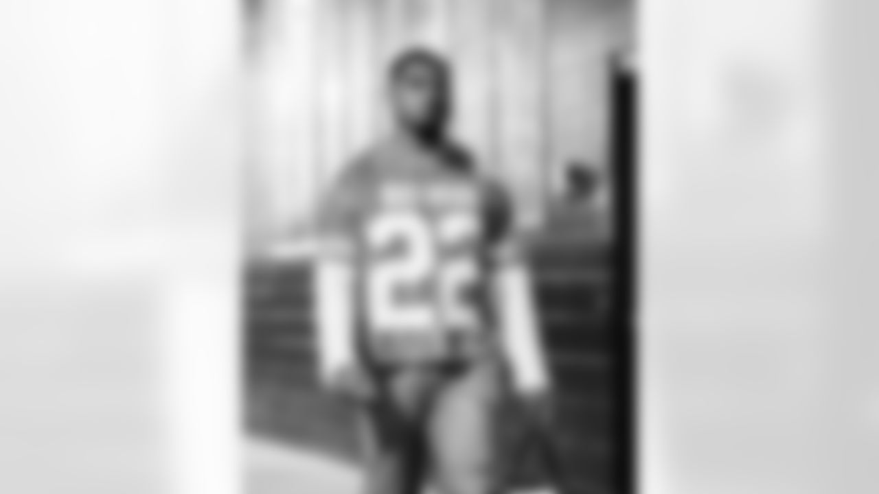 LB Cameron McGrone #59