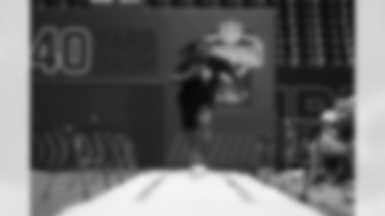 Mississippi offensive lineman Diego Pounds (39) runs the 40-yard dash during the 2026 NFL Scouting Combine on Sunday, March 1, 2026 in Indianapolis, Indiana. (Cooper Neill/NFL)