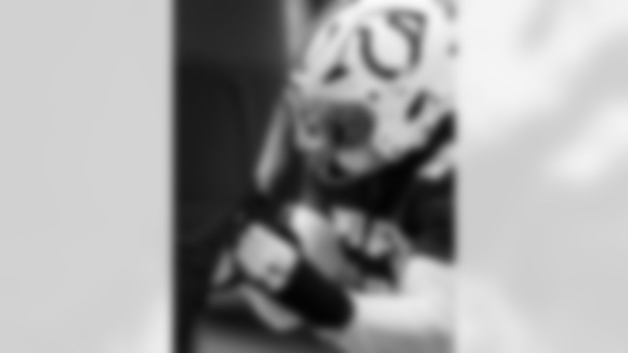 DE Samson Ebukam #52