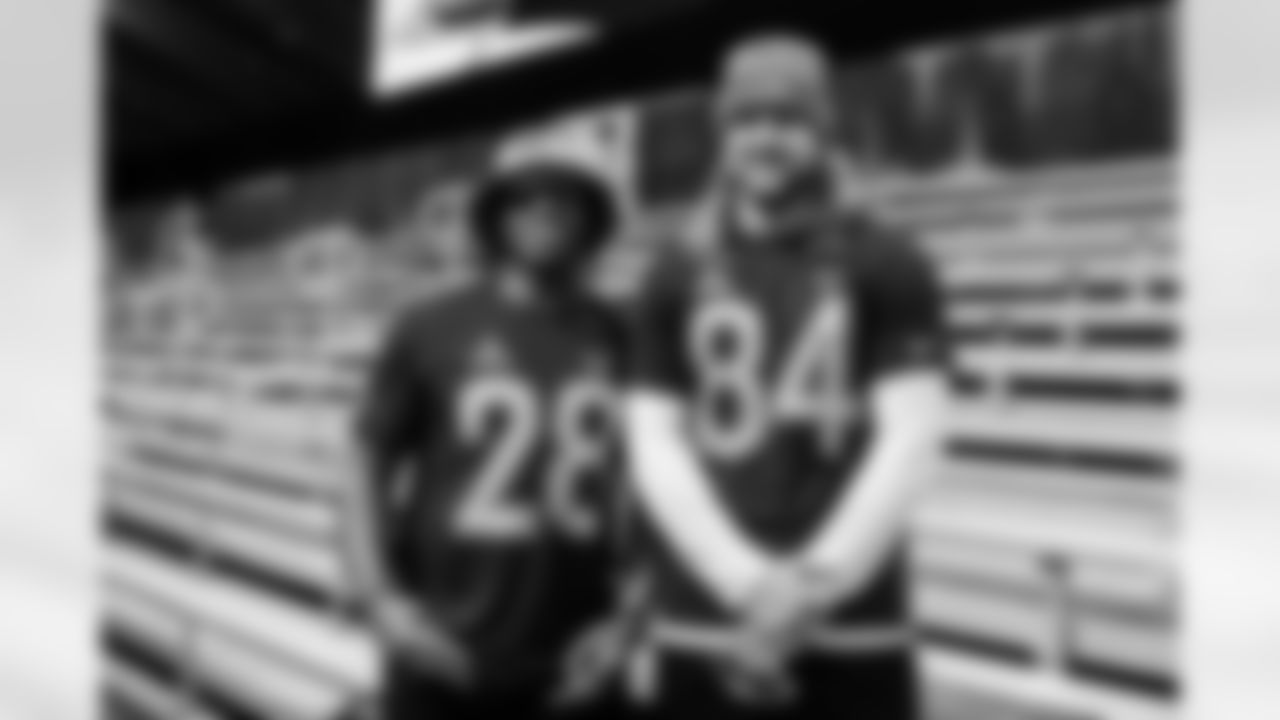 RB Jonathan Taylor #28 and TE Tyler Warren #84