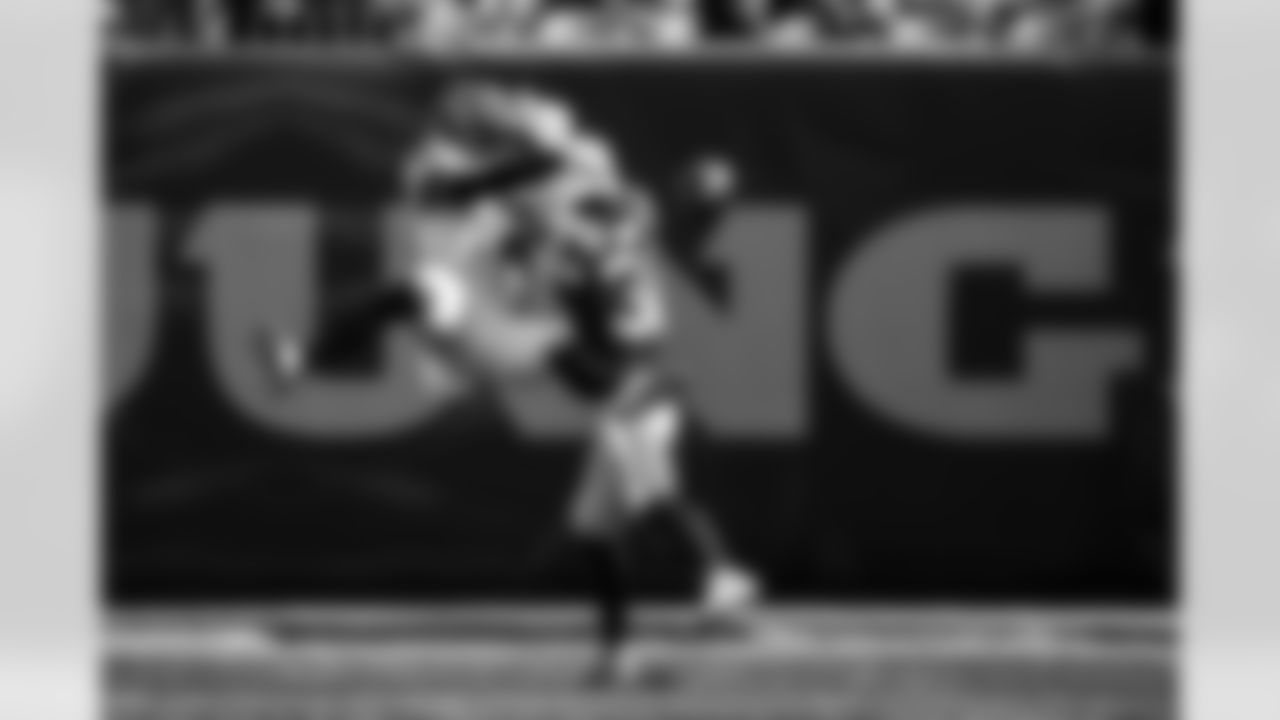 CB B.J. Mayes #36