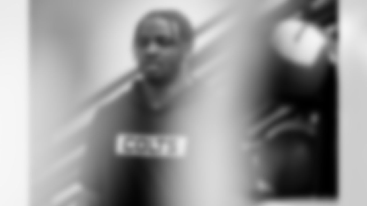 DE Samson Ebukam #52