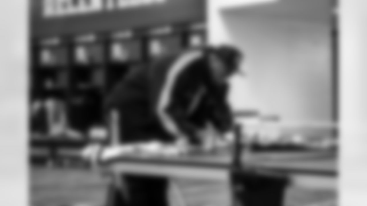 LB Germaine Pratt #53