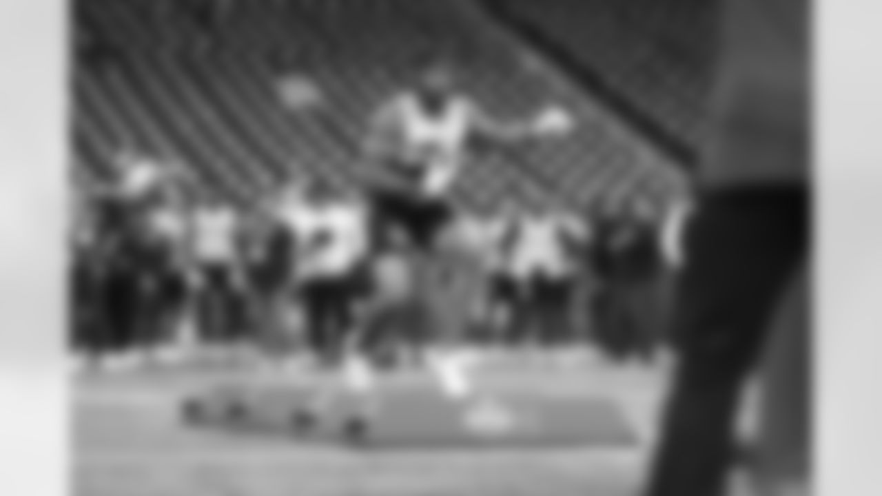 Tennessee running back Jaylen Wright participates in a drill during the 2024 NFL Scouting Combine on Saturday, March 2, 2024 in Indianapolis, Indiana. (Kevin Sabitus/NFL)