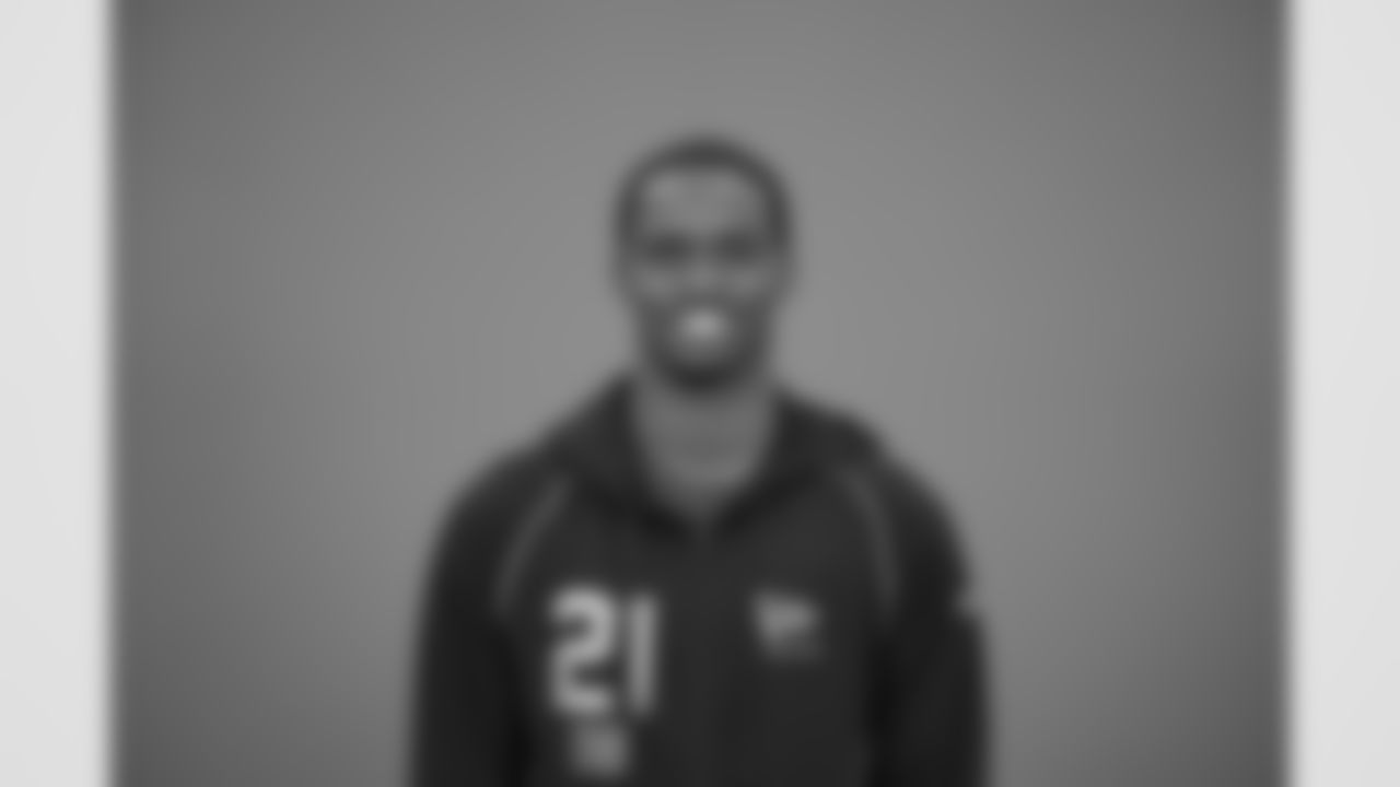 Houston defensive back Latrell McCutchin Sr. (21) poses for a portrait at the NFL football scouting combine in Indianapolis, Thursday, Feb. 26, 2026 (AJ Mast/AP Content Services for the NFL)