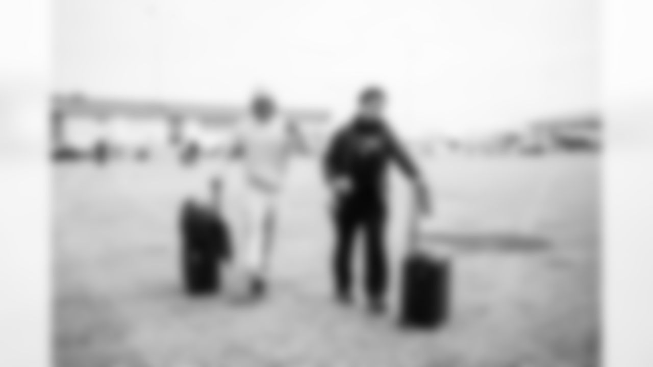 S Nick Cross #20 and WR Josh Downs #2