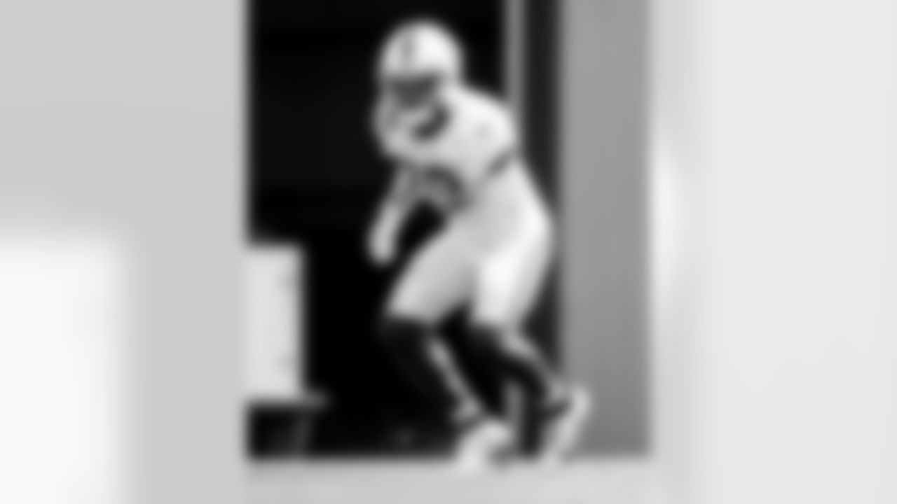 CB Mike Hilton #33