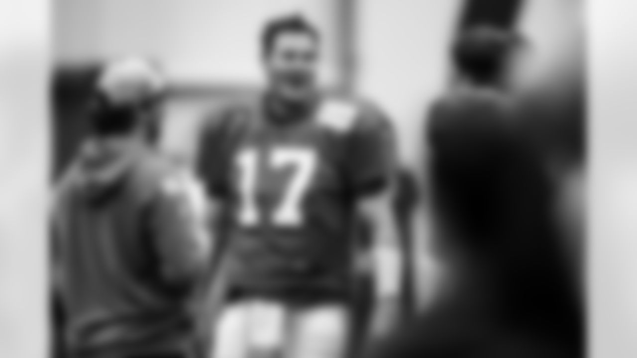 QuarterbacksCam Turner and QB Philip Rivers #17