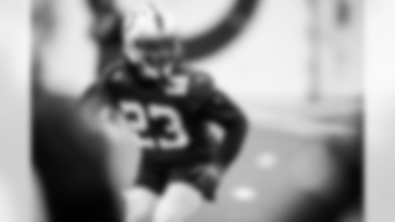 CB Kenny Moore II #23