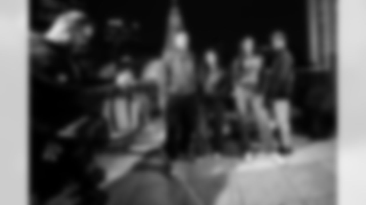 Matt Bowen - Creative Director of Photographic Services, TE Will Mallory #86 and CB Jaylon Jones #40