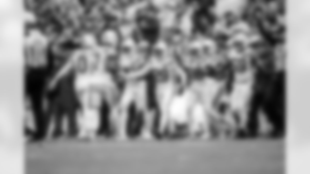 S Camryn Bynum #0, CB Charvarius Ward #7 and CB Mekhi Blackmon #29