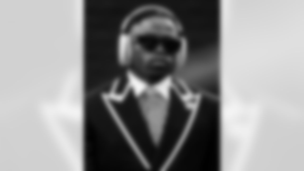 23 CB Kenny Moore II