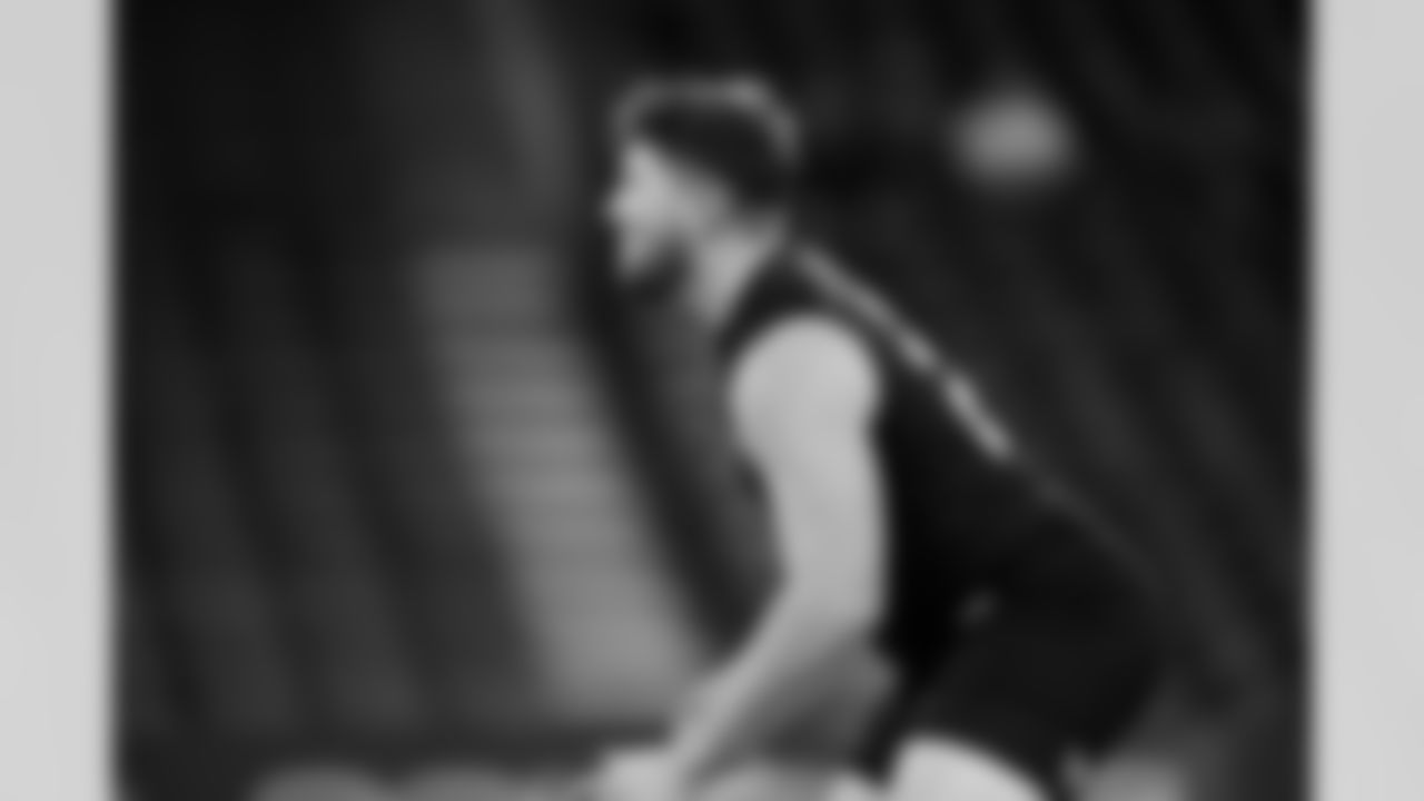 Georgia offensive lineman Monroe Freeling (24) participates in a drill during the 2026 NFL Scouting Combine on Sunday, March 1, 2026 in Indianapolis, Indiana. (Cooper Neill/NFL)