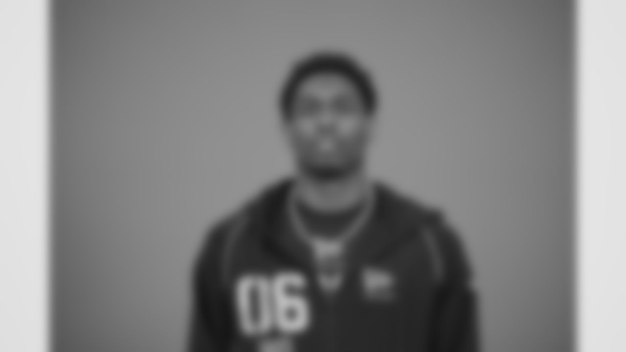 Oregon wide receiver Malik Benson (06) poses for a portrait at the NFL football scouting combine in Indianapolis, Wednesday, Feb. 25, 2026 (AJ Mast/AP Content Services for the NFL)