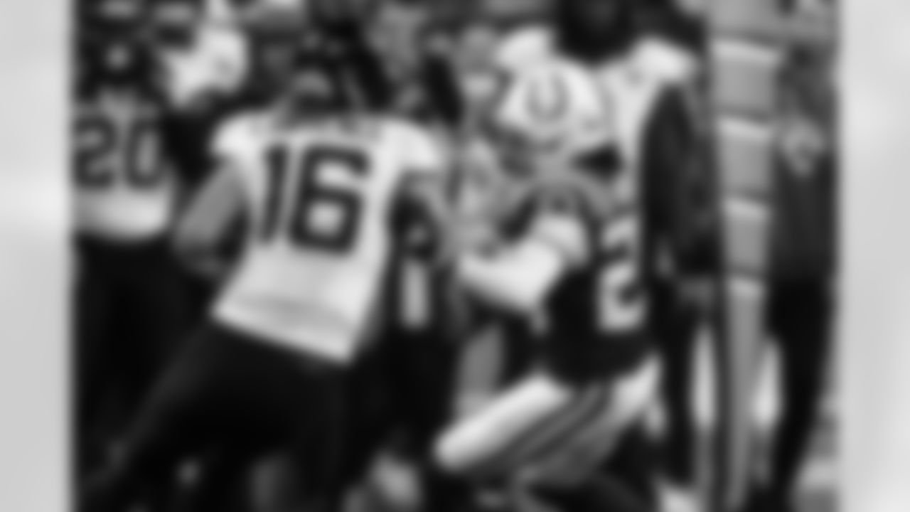 CB Kenny Moore II #23