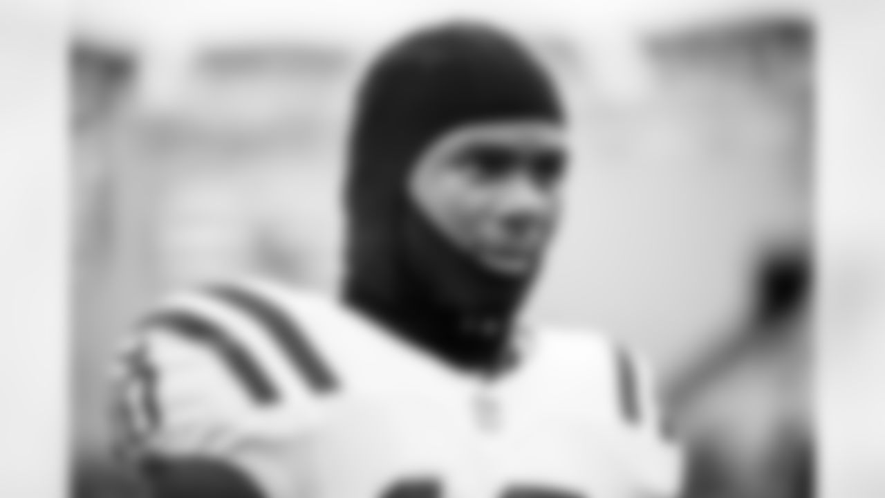 WR Adonai Mitchell #10