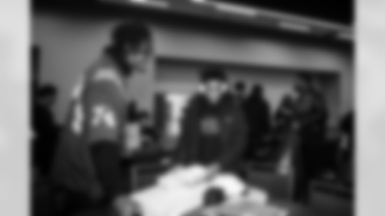 DE Durell Nchami #74