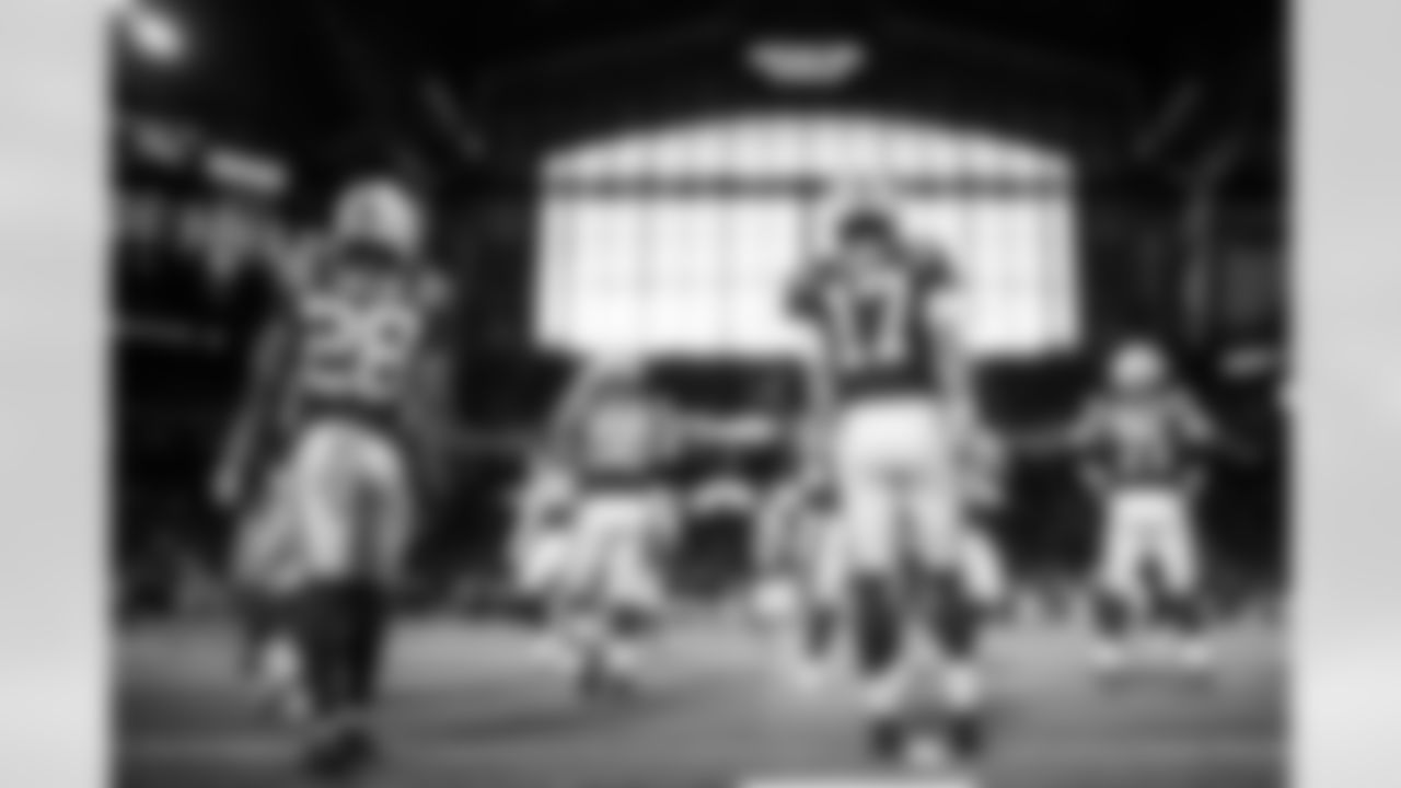 RB Jonathan Taylor #28, G Quenton Nelson #56, QB Daniel Jones #17 and G Matt Goncalves #71