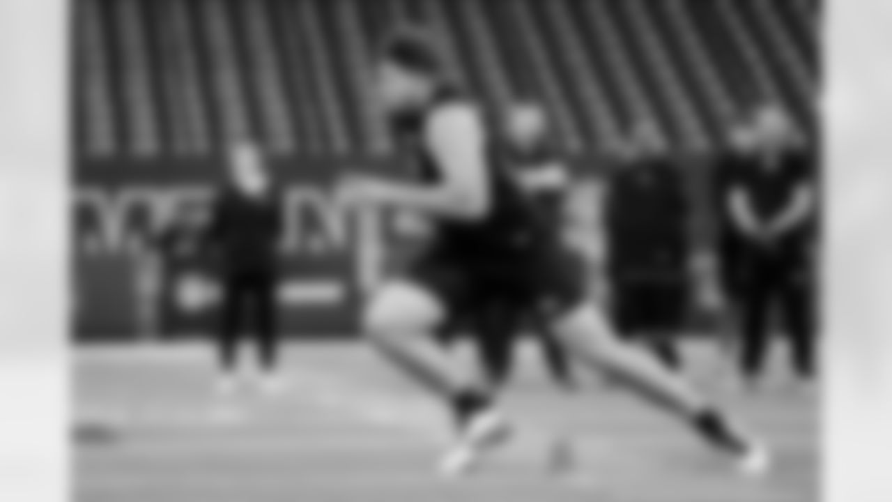 Georgia offensive lineman Monroe Freeling (24) participates in a drill during the 2026 NFL Scouting Combine on Sunday, March 1, 2026 in Indianapolis, Indiana. (Lauren Leigh Bacho/NFL)