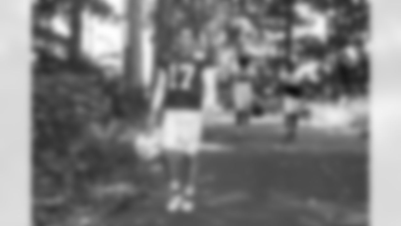 17 QB Kedon Slovis