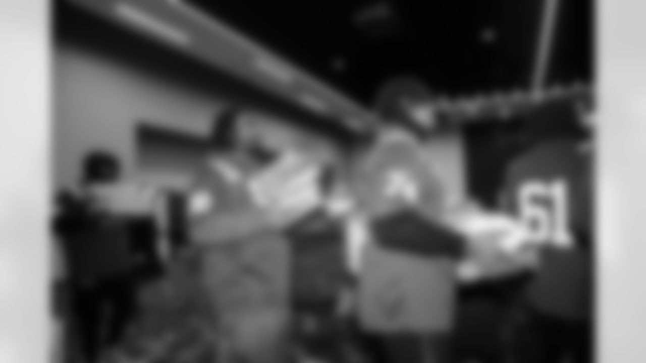 DT Eric Johnson II #98 and DE Durell Nchami #74