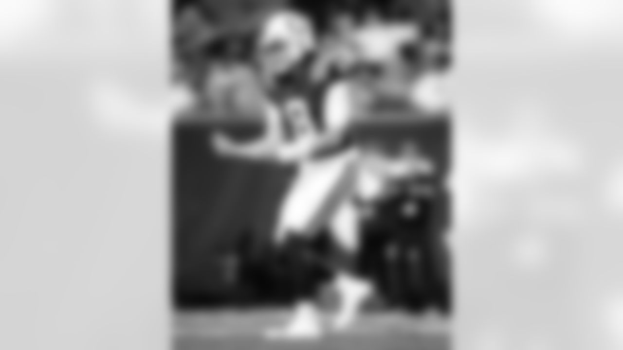 8 QB/WR Jason Bean