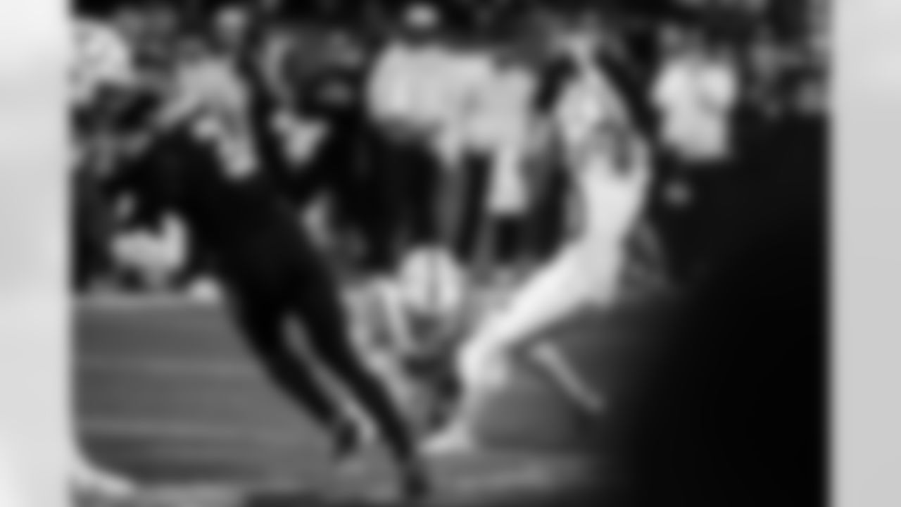 P Rigoberto Sanchez #8 and K Blake Grupe #10