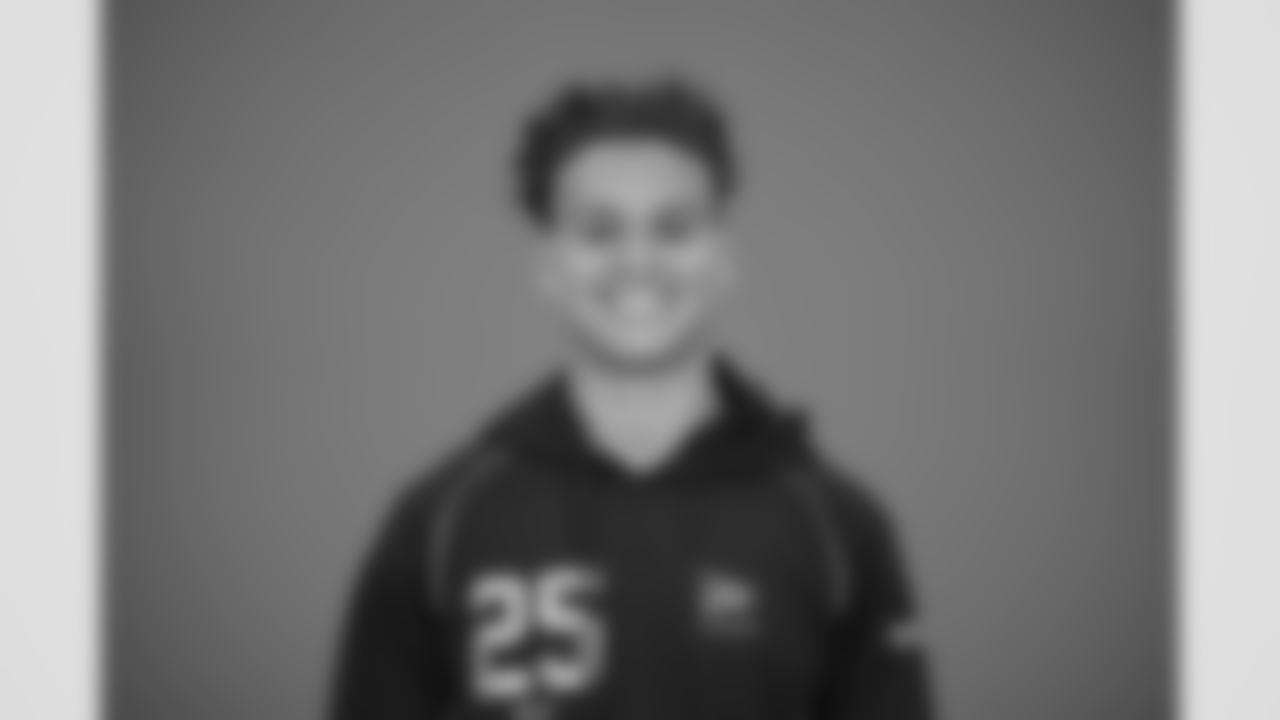 Vanderbilt tight end Eli Stowers (25) poses for a portrait at the NFL football scouting combine in Indianapolis, Wednesday, Feb. 25, 2026 (AJ Mast/AP Content Services for the NFL)