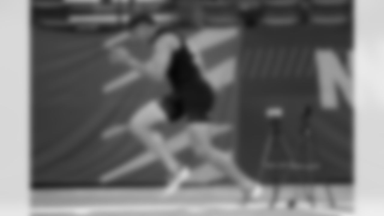 Wisconsin defensive lineman Mason Reiger (58) runs the 40-yard dash during the 2026 NFL Scouting Combine on Thursday, February 26, 2026 in Indianapolis, Indiana. (Lauren Leigh Bacho/NFL)