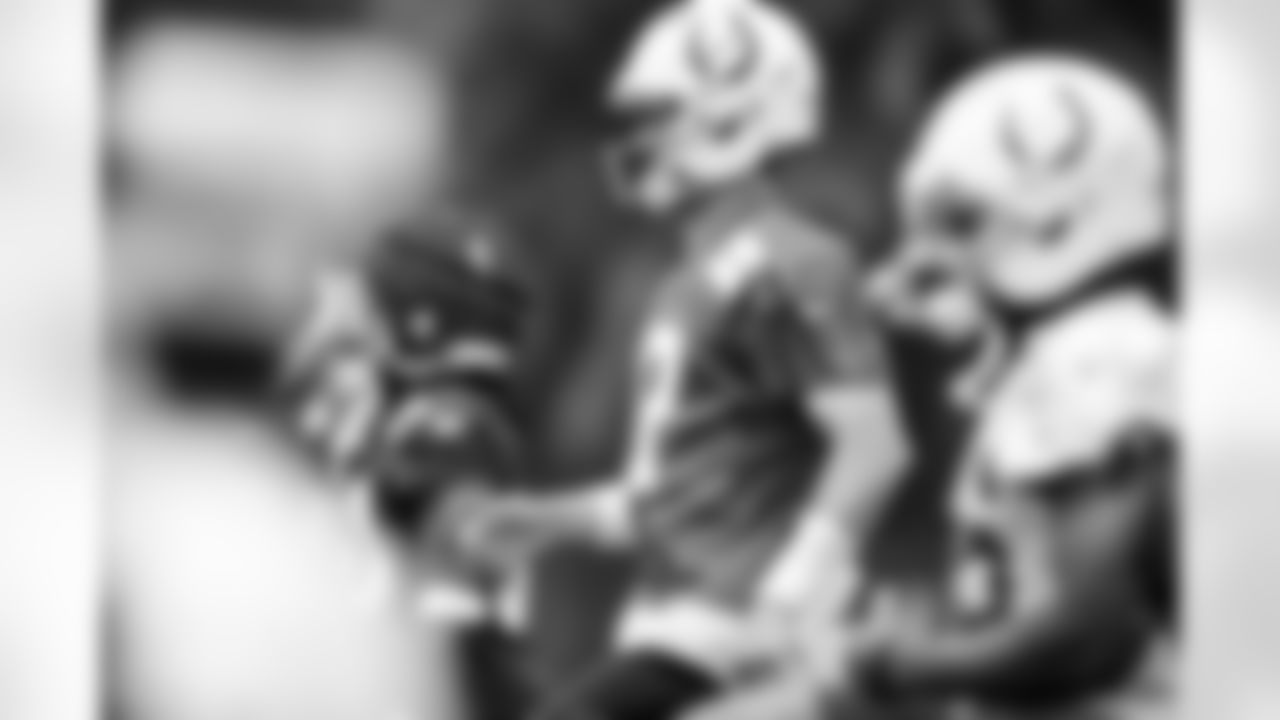 QB Daniel Jones #17