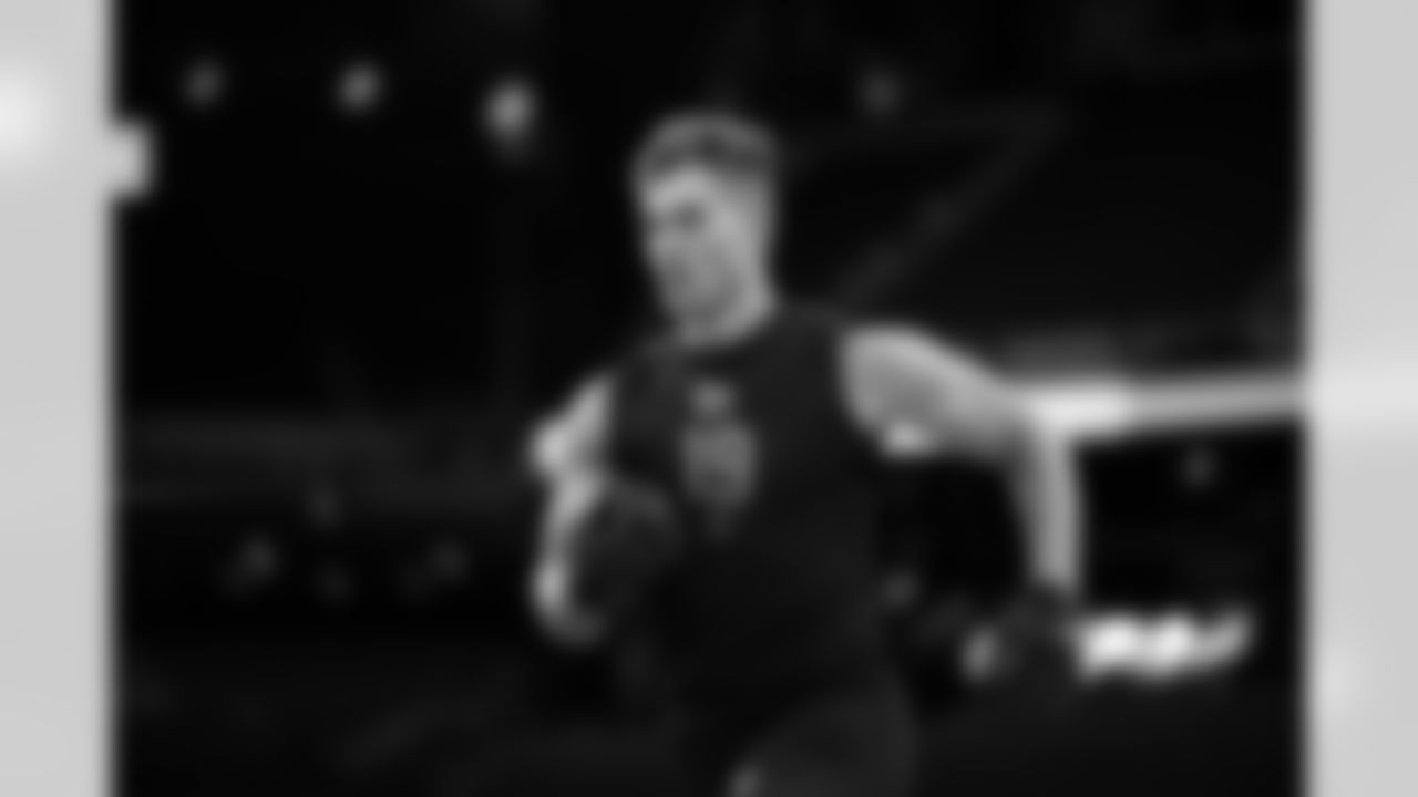 Notre Dame tight end Eli Raridon (19) participates in a drill during the 2026 NFL Scouting Combine on Friday, February 27, 2026 in Indianapolis, Indiana. (Cooper Neill/NFL)