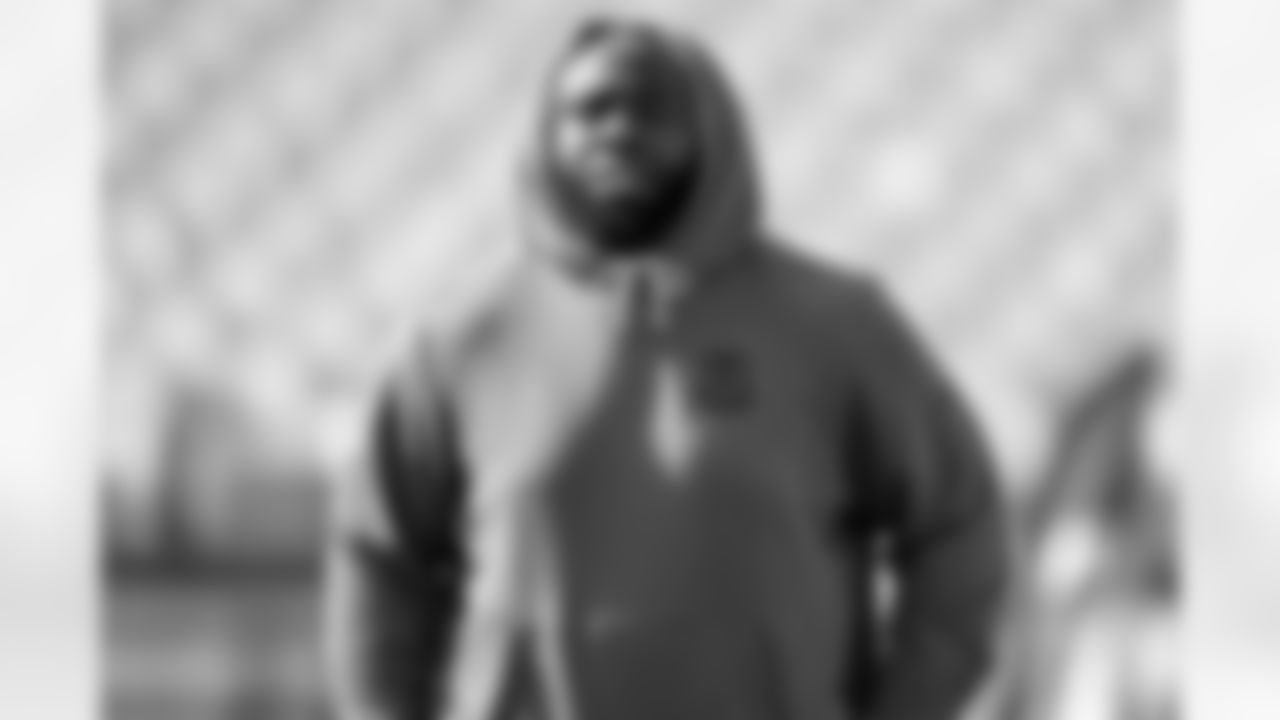 2025_1102_PIT_Pregame_0012