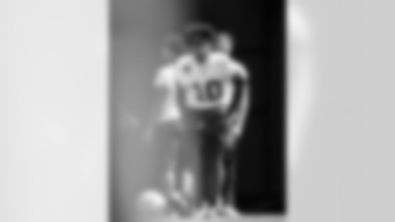 WR Adonai Mitchell #10